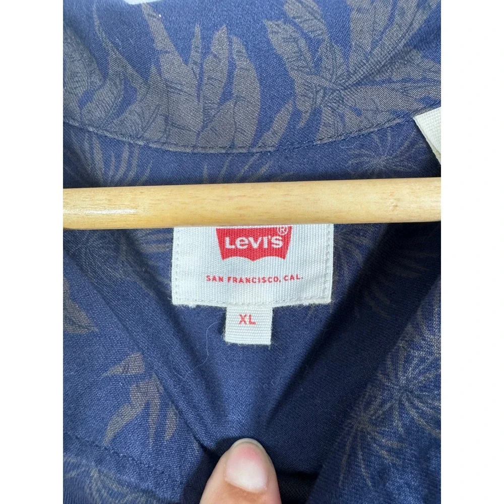 Levis embrace relaxed